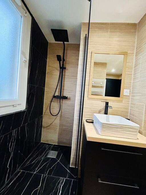 Ferienwohnung T4 Jolie Vue Avec Jaccuzzi Vitrolles  Exterior foto