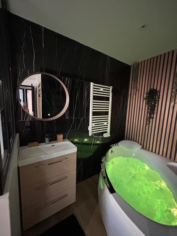 Ferienwohnung T4 Jolie Vue Avec Jaccuzzi Vitrolles  Exterior foto